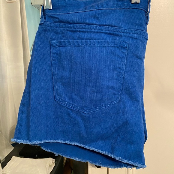 Shorts - Picture 2 of 3